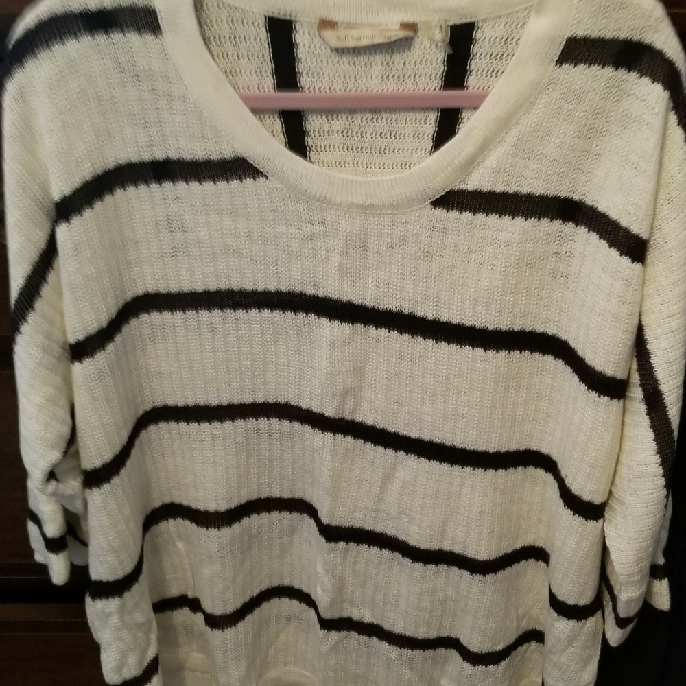 Size 1x white sweater with navy stripes